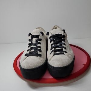 Vagabond Cream Sneakers with Black Accents and Rubber Sole